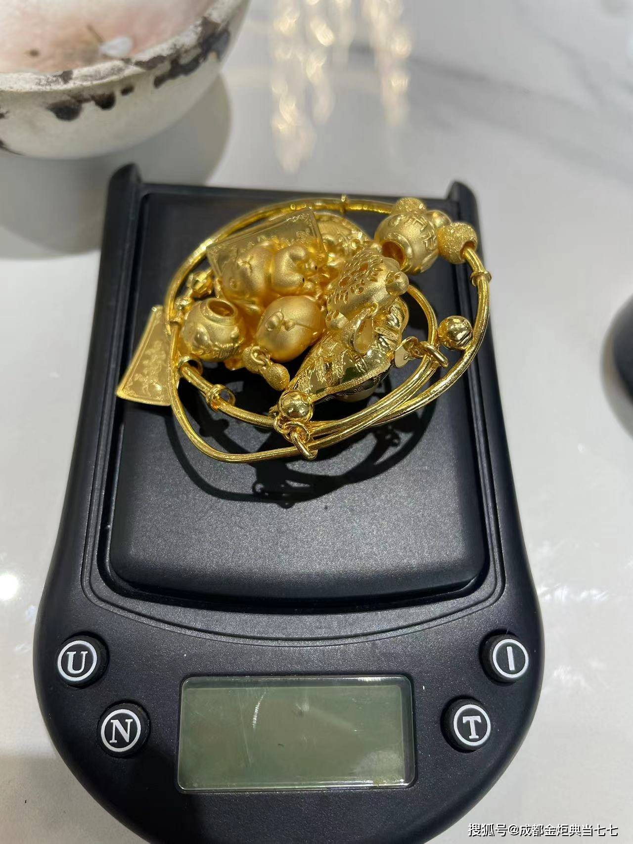 楚雄最新24小时上门回收金价方法分析(最方便真实的楚雄24小时上门回收黄金方法)